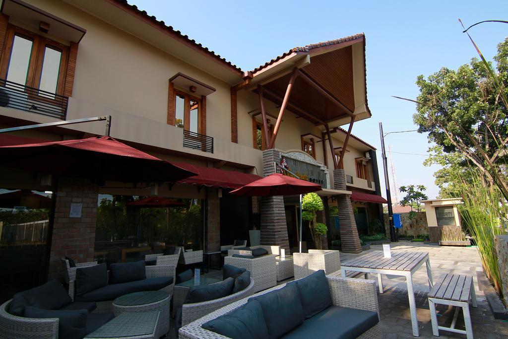 Syailendra Hotel Syariah Jepara Exterior foto